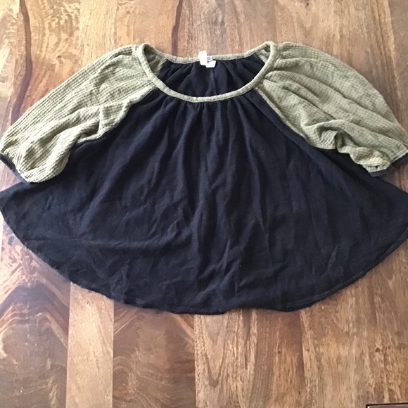 We The Free Black Green Raglan High Low Shirt - Picture 2 of 8